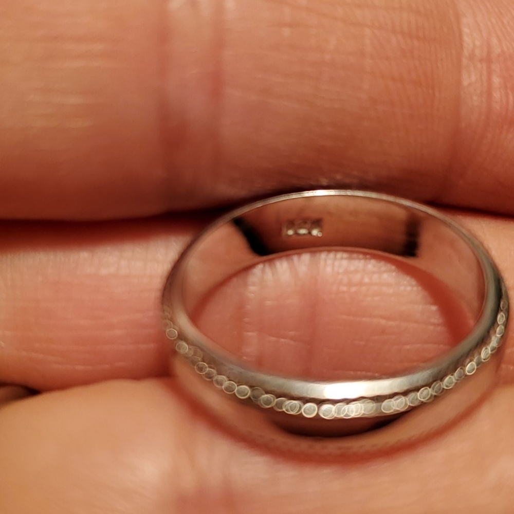 Sterling silver band 9.25 ladies ring size 7 - Picture 3 of 3